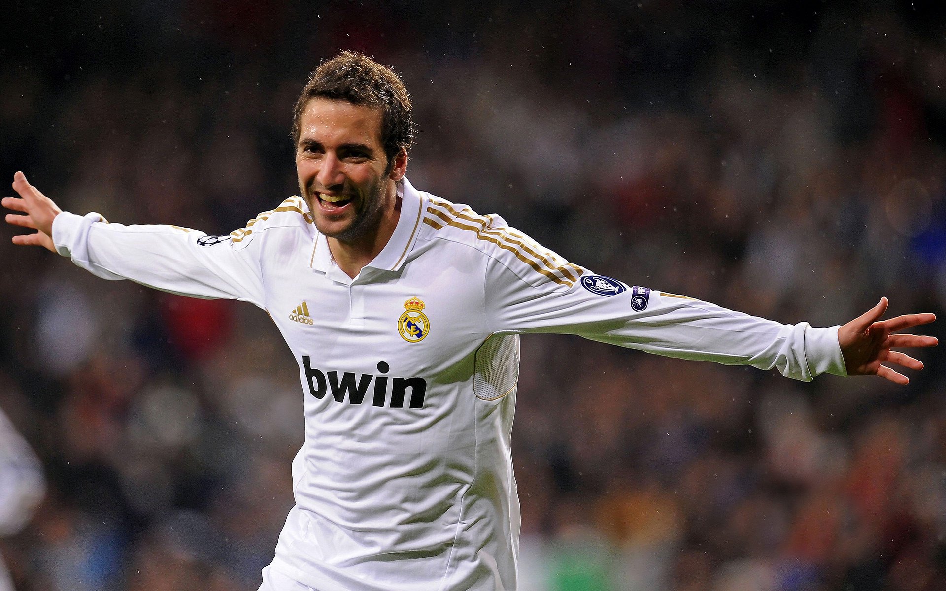 唯一性之战,坎特状态火热引领哥伦比亚式横扫,莱比锡红牛遭遇战术革命